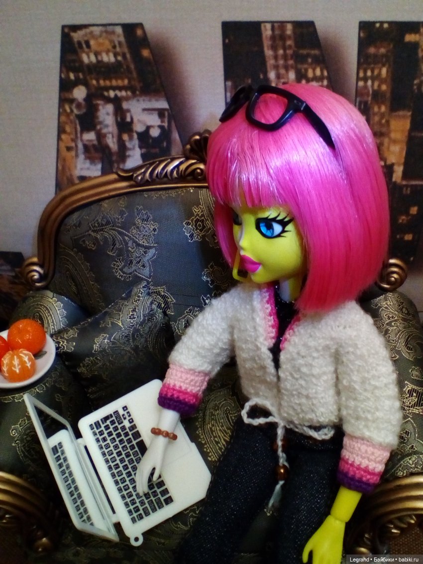 Эрмелин в новой кофточке — Куклы Bratz (Братц) и Moxie Girlz: MGA (фото 7)