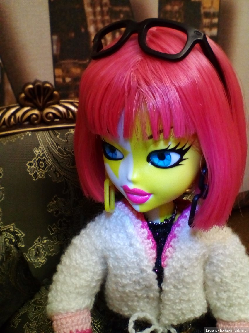 Эрмелин в новой кофточке — Куклы Bratz (Братц) и Moxie Girlz: MGA