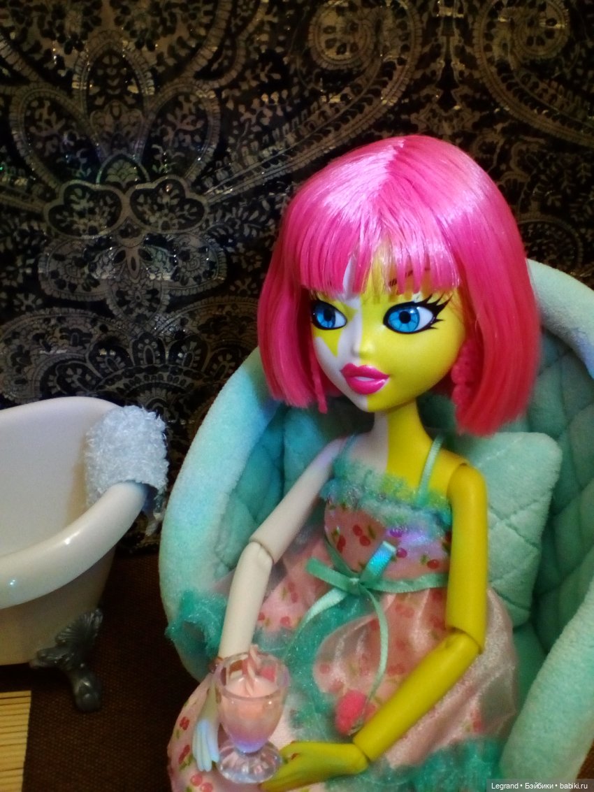 День ванной вечеринки. Эрмелин