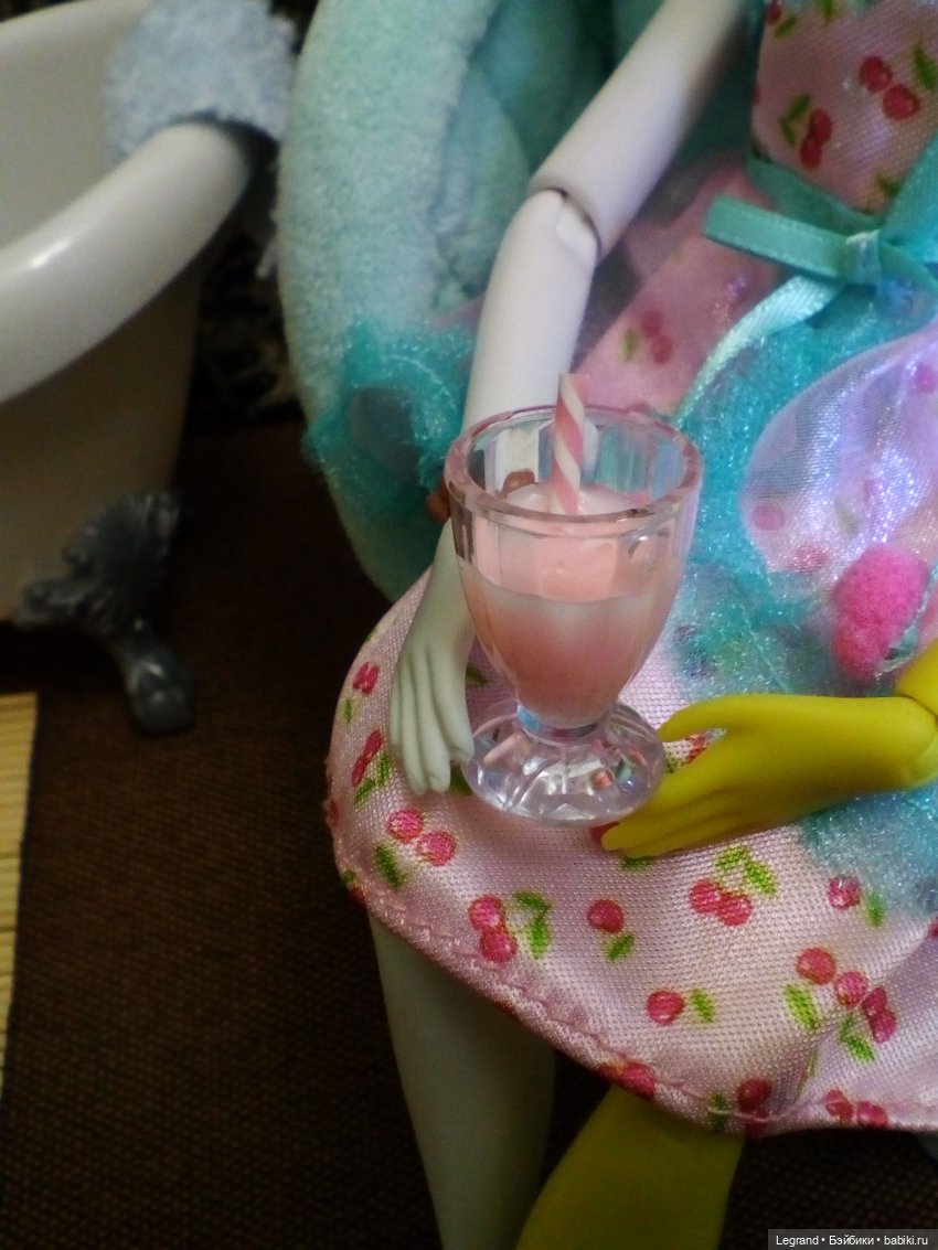 День ванной вечеринки. Эрмелин