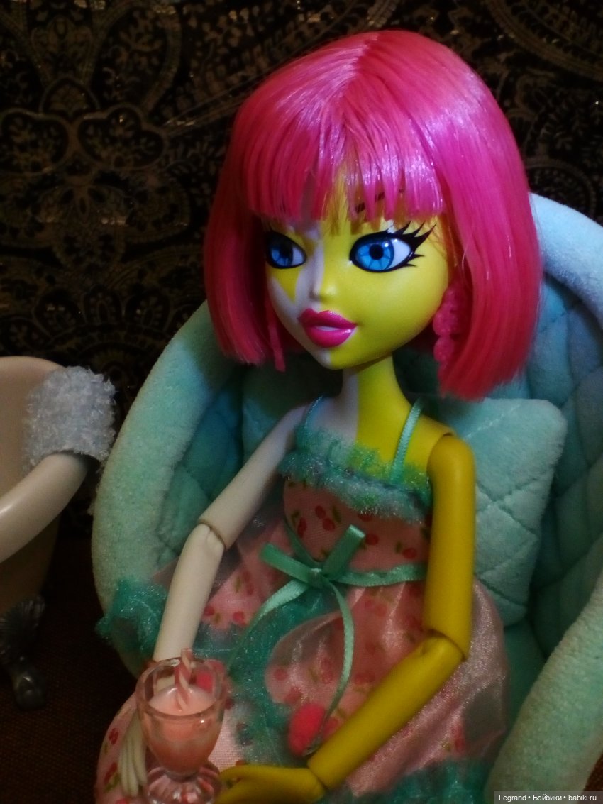 День ванной вечеринки. Эрмелин