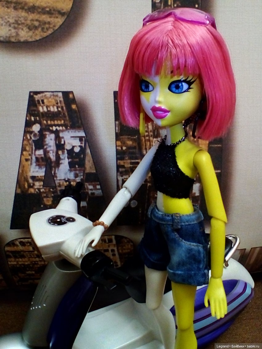 Эрмелин со скутером — Куклы Bratz (Братц) и Moxie Girlz: MGA