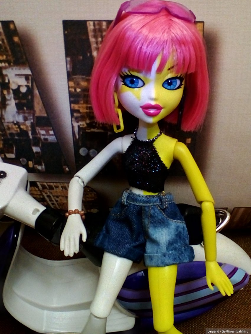 Эрмелин со скутером — Куклы Bratz (Братц) и Moxie Girlz: MGA (фото 6)