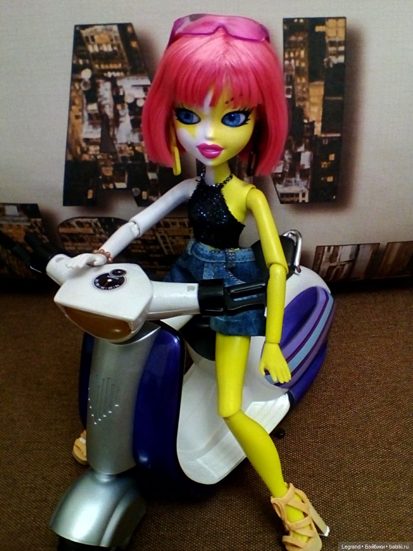 Эрмелин со скутером — Куклы Bratz (Братц) и Moxie Girlz: MGA (фото 4)
