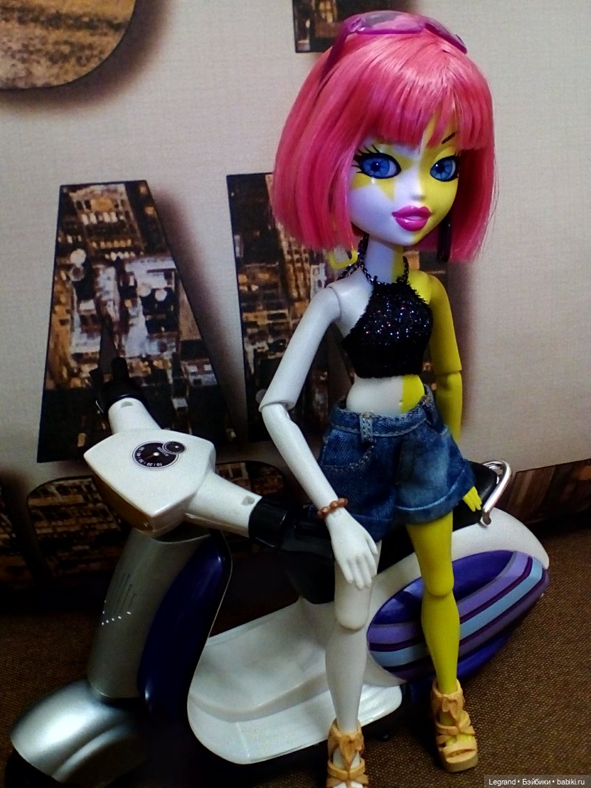 Эрмелин со скутером — Куклы Bratz (Братц) и Moxie Girlz: MGA
