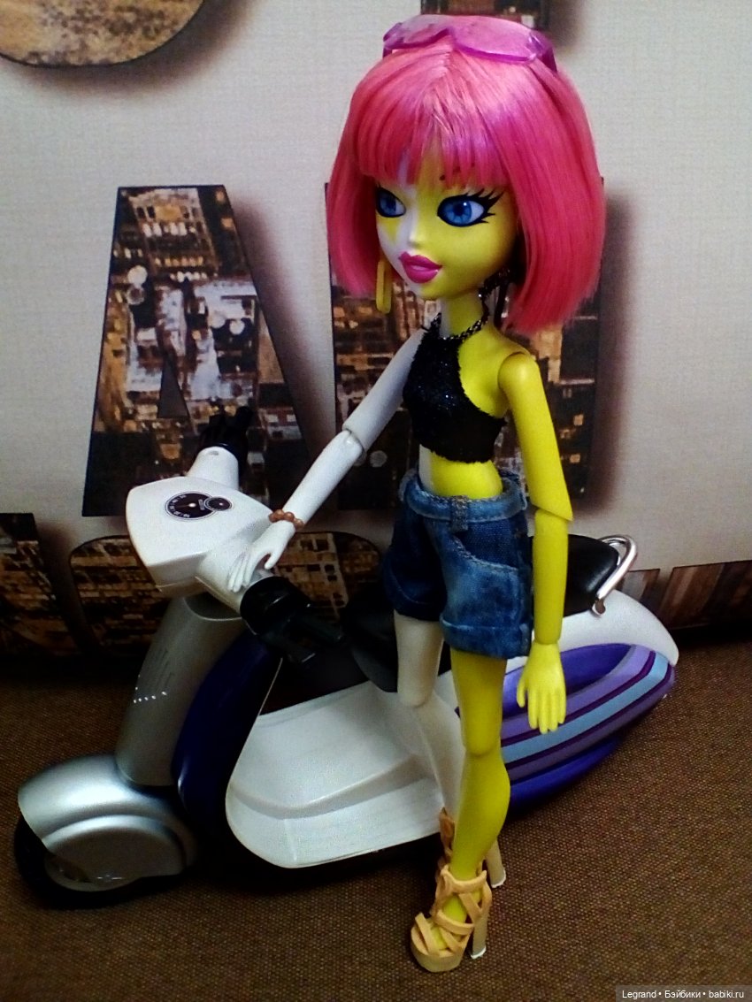 Эрмелин со скутером — Куклы Bratz (Братц) и Moxie Girlz: MGA
