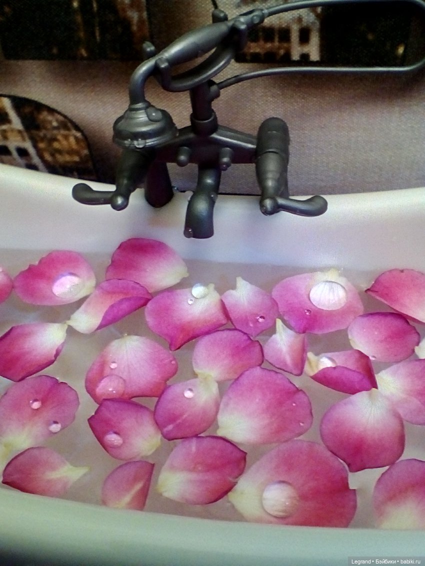 Ванна с лепестками роз для Джеммы (фото 9)