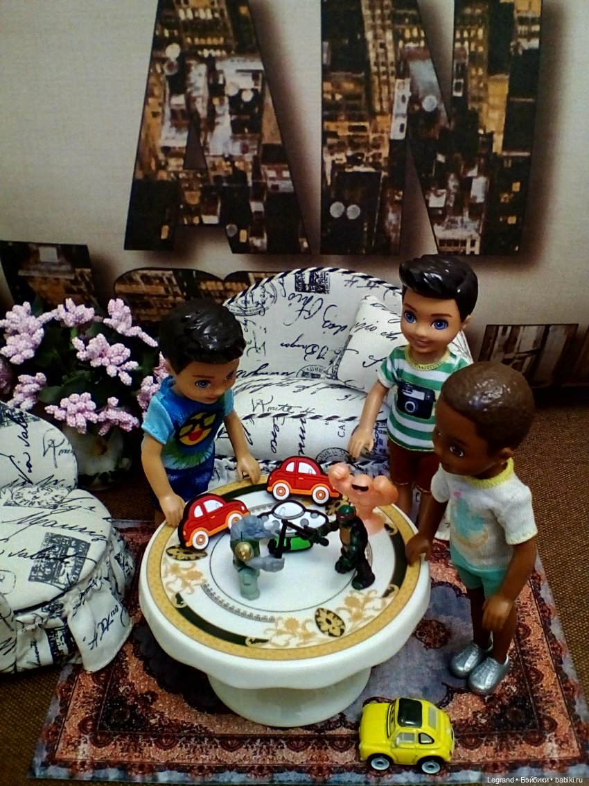 Лурения. Мальчики и Джемма