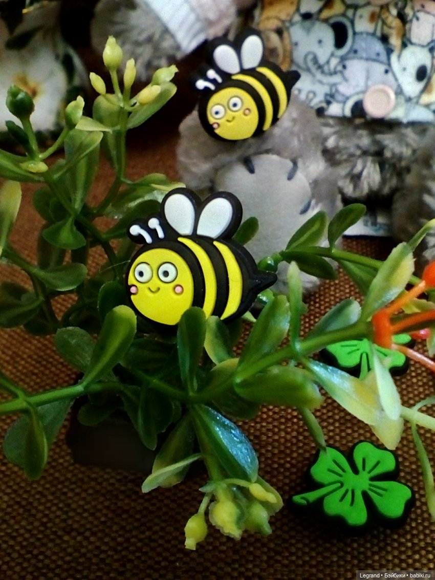 Гри и Всемирный день пчёл