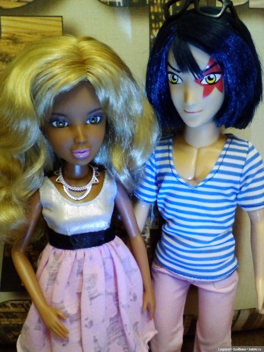 Темнокожие девушки Лурении