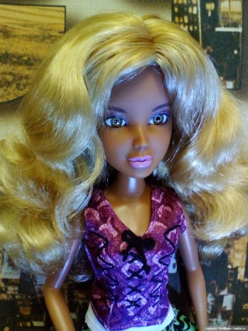 Темнокожие девушки Лурении