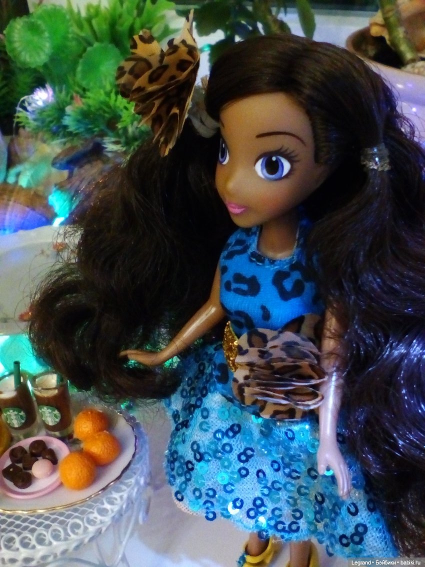 Темнокожие девушки Лурении