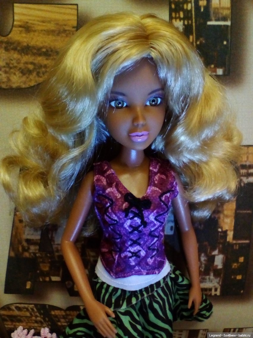 Темнокожие девушки Лурении