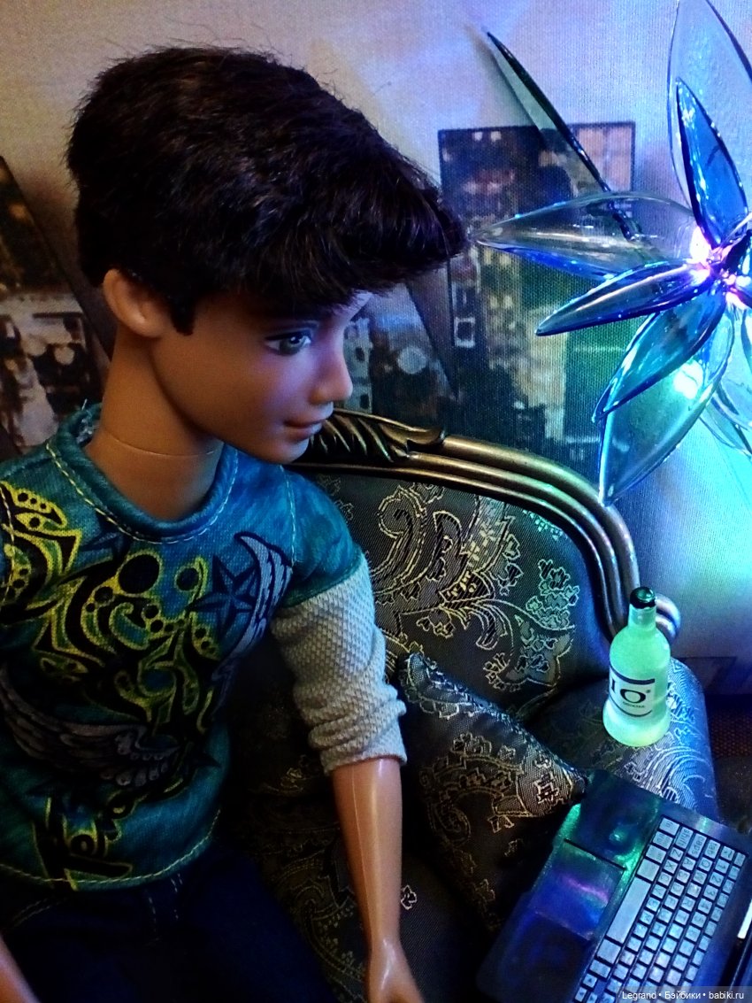 Я смотрю на тебя, немея... Стихи Эллиса