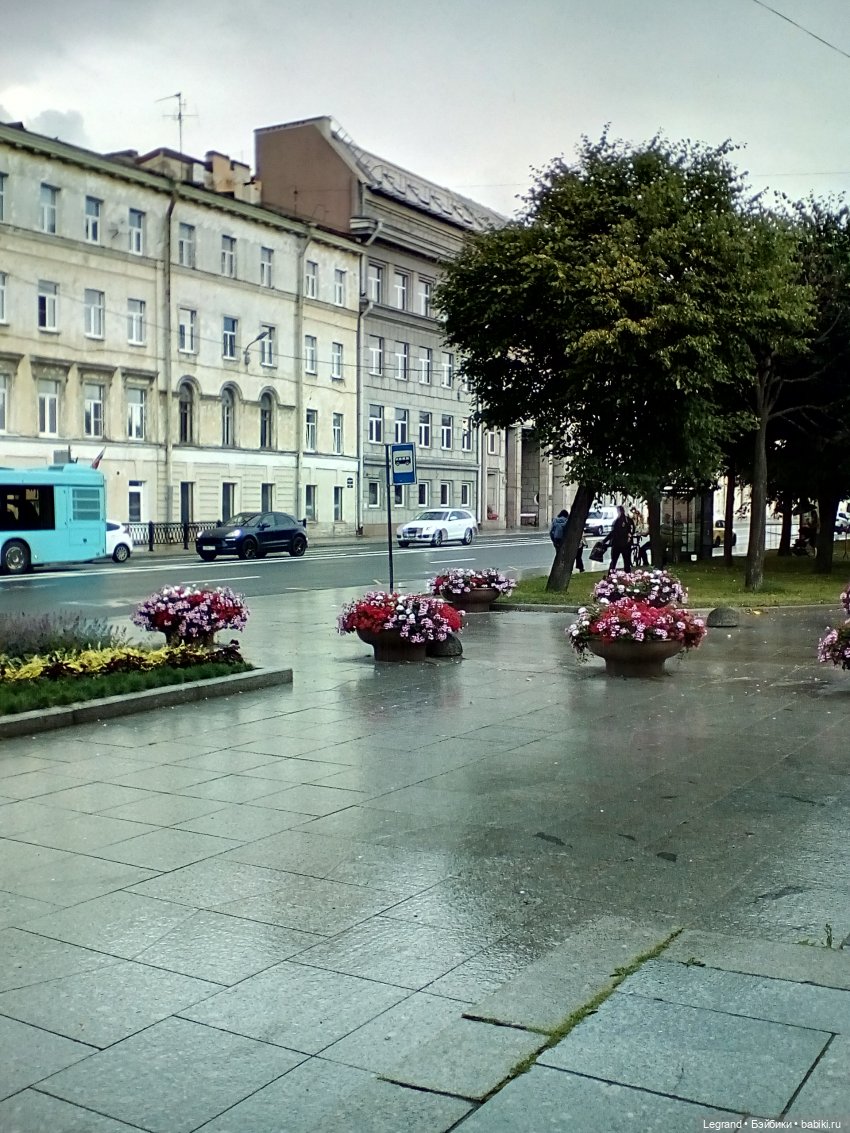 Петербург. Нева. Норд и Лукум. Прогулка перед ливнем