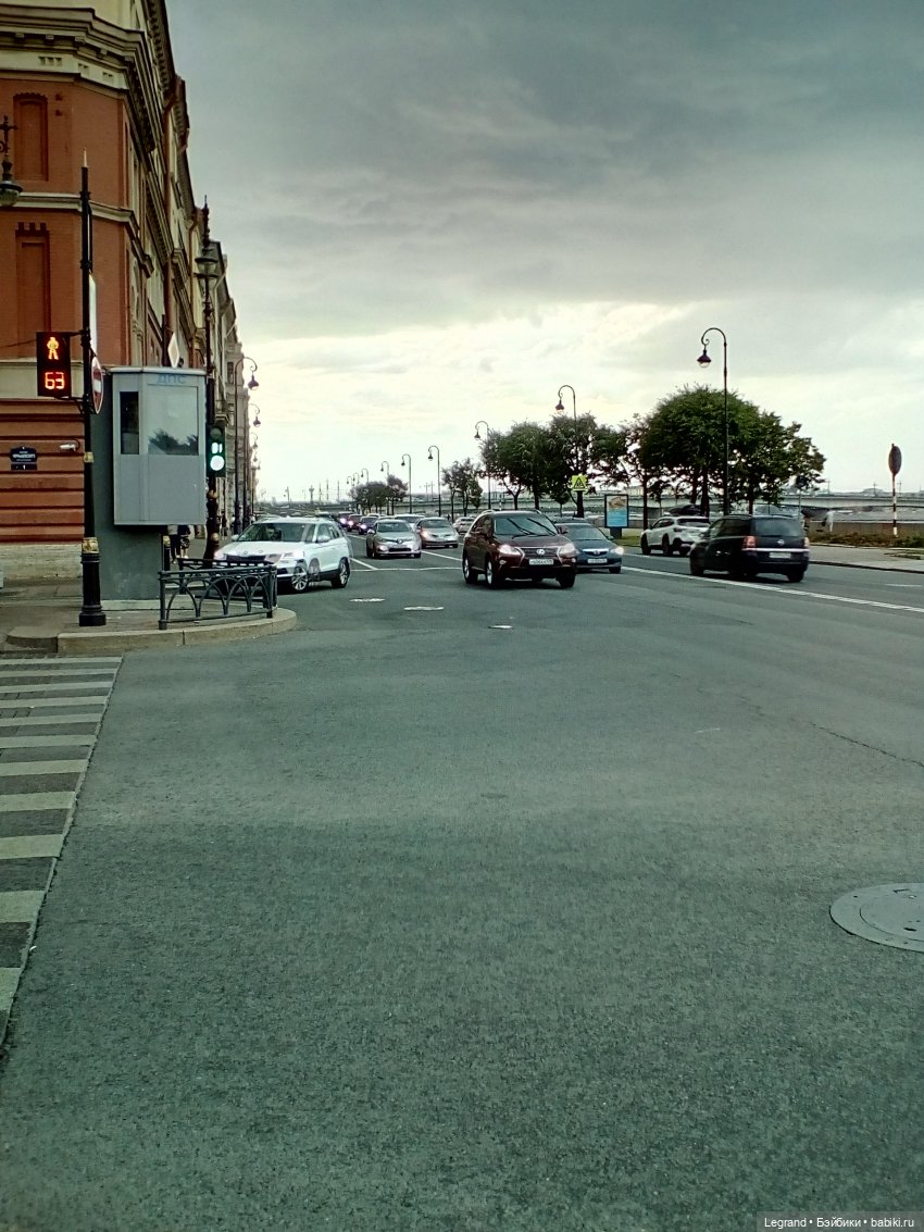 Петербург. Нева. Норд и Лукум. Прогулка перед ливнем