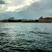 Петербург. Нева. Норд и Лукум. Прогулка перед ливнем