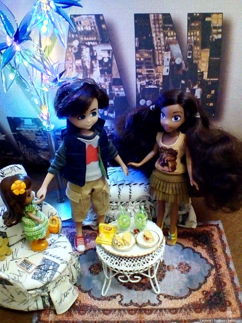 Они сами пишут свои истории: Одетта и Салима. Вечер