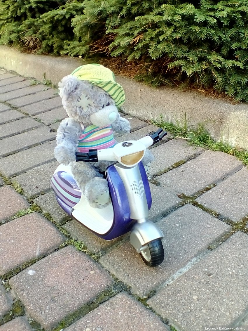 Гри в Парадном квартале. На скутере. Пикник на траве и фонтаны | Бэйбики Гри в Парадном квартале. На скутере. Пикник на траве и фонтаны