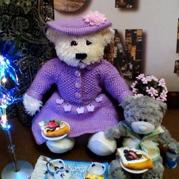 Пембе и Гри: чаепитие в честь показа новых нарядов