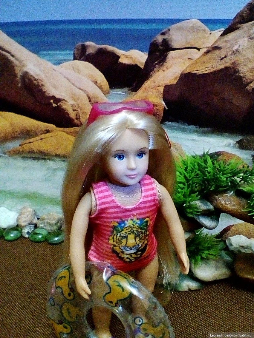 Лурения: Элли, Кира и Тесса на пляже