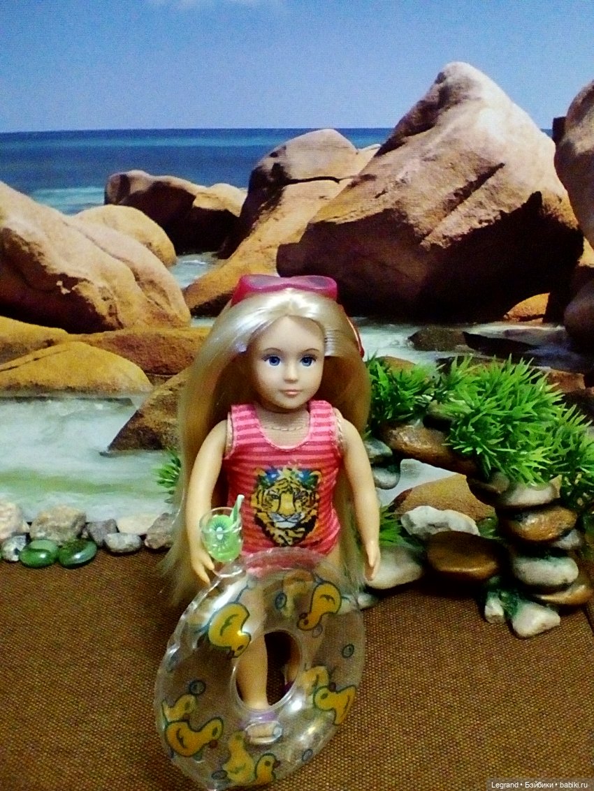 Лурения: Элли, Кира и Тесса на пляже