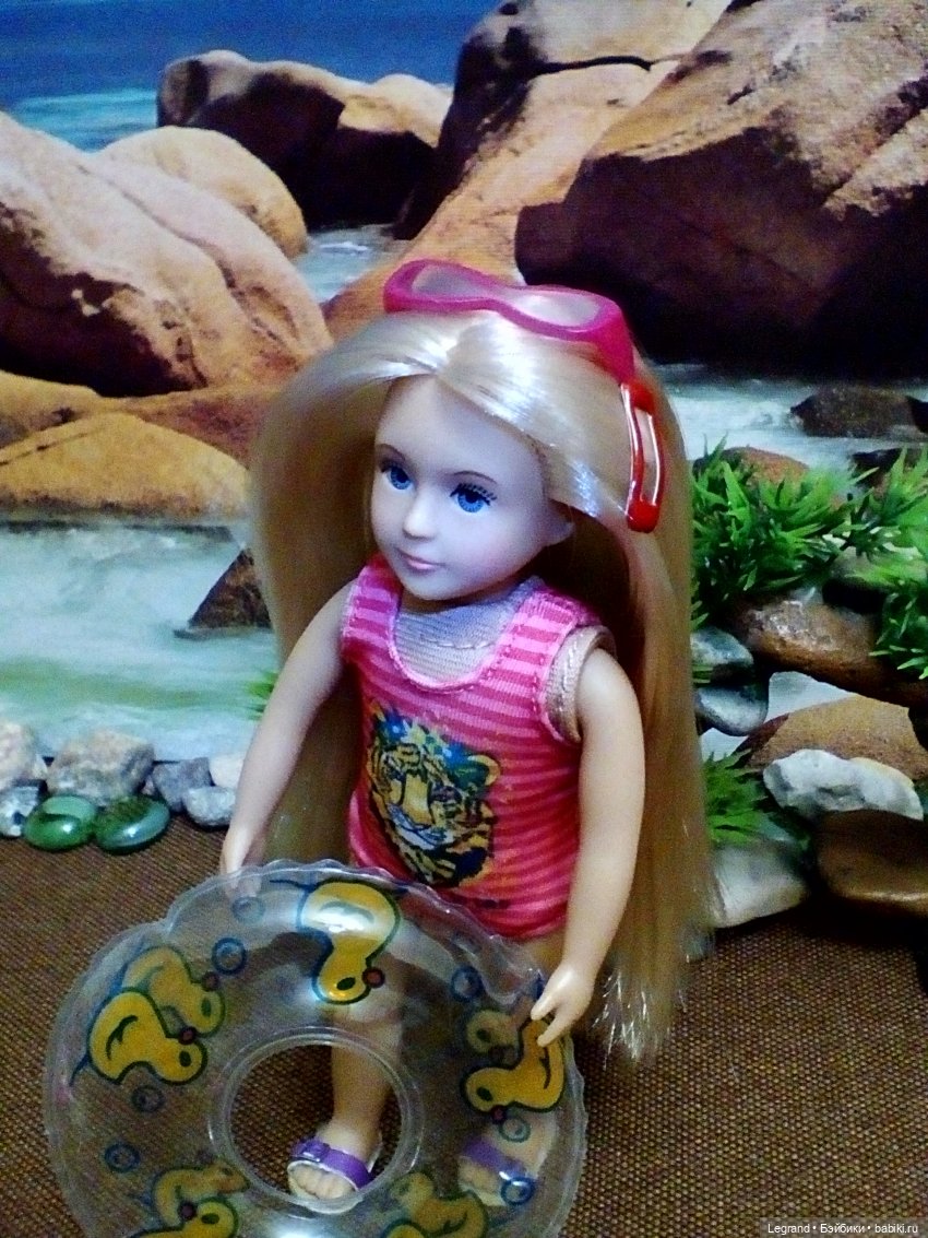 Лурения: Элли, Кира и Тесса на пляже