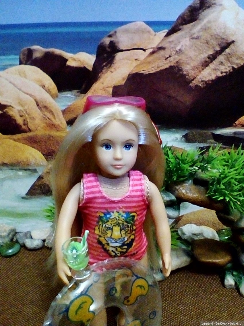 Лурения: Элли, Кира и Тесса на пляже