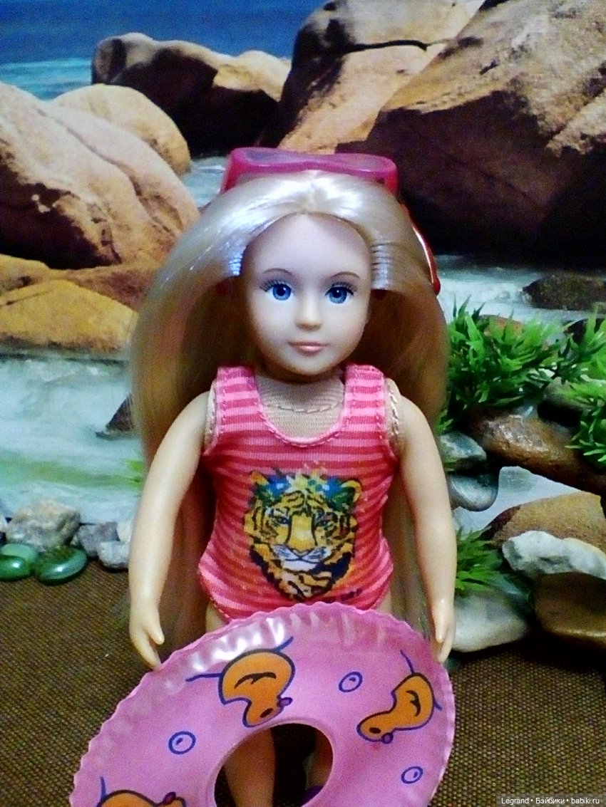 Лурения: Элли, Кира и Тесса на пляже