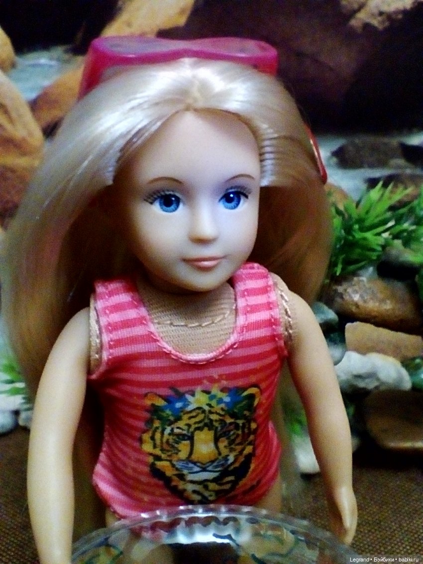 Лурения: Элли, Кира и Тесса на пляже