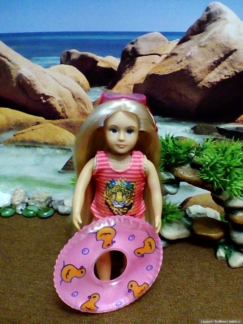 Лурения: Элли, Кира и Тесса на пляже