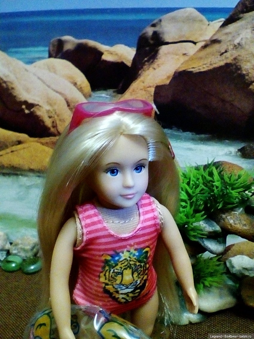 Лурения: Элли, Кира и Тесса на пляже