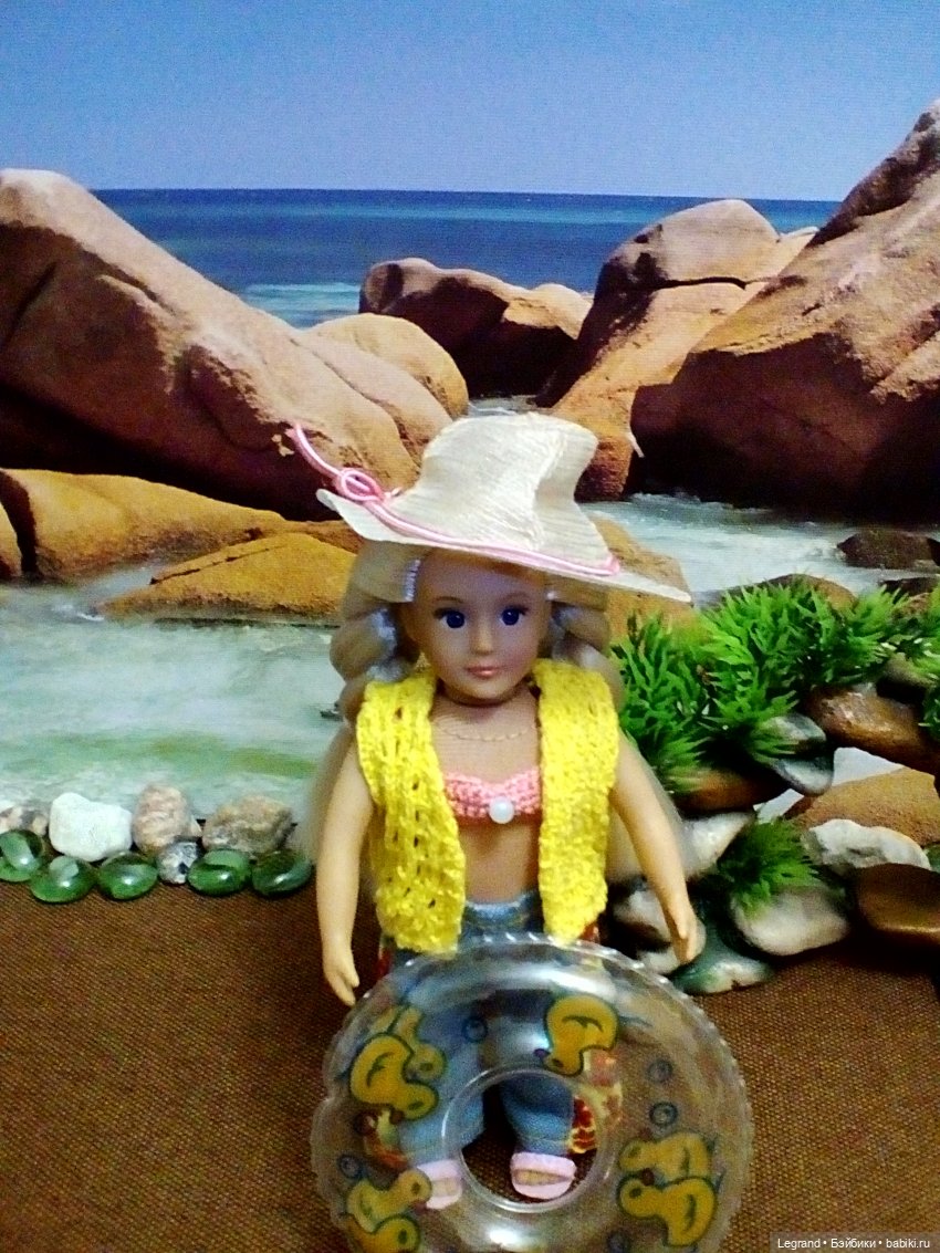 Лурения: Элли, Кира и Тесса на пляже (фото 10)