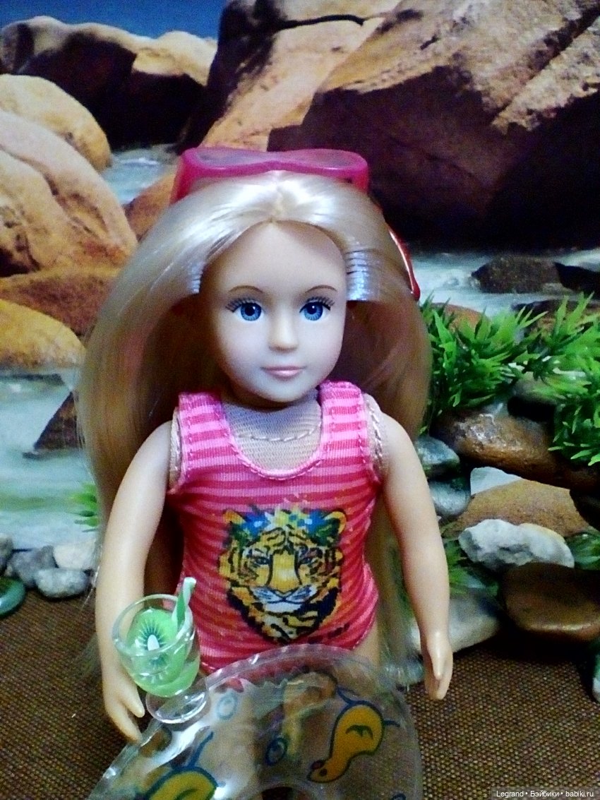 Лурения: Элли, Кира и Тесса на пляже