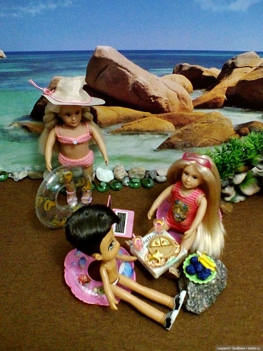 Лурения. Пикник на пляже: Кира, Гёкхан, Элли и Джемма