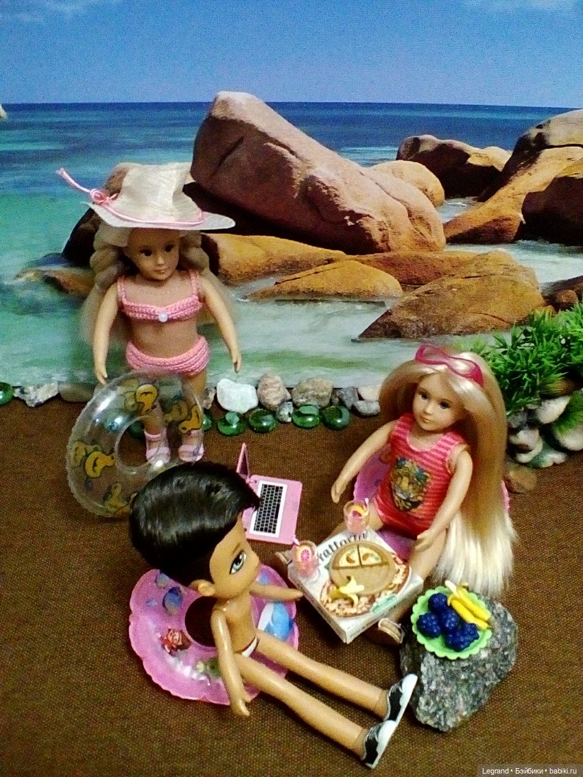 Лурения. Пикник на пляже: Кира, Гёкхан, Элли и Джемма