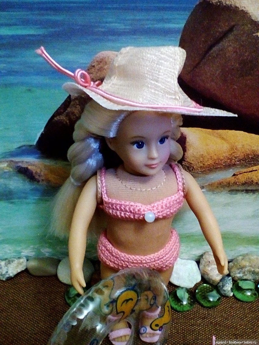 Лурения. Пикник на пляже: Кира, Гёкхан, Элли и Джемма