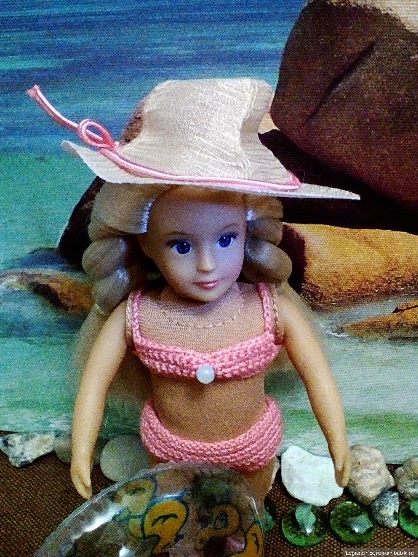 Лурения. Пикник на пляже: Кира, Гёкхан, Элли и Джемма