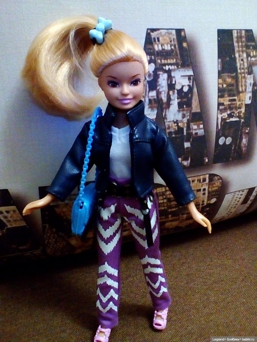 Лурения: Бурджу на фоне Эйфелевой башни (фото 2)