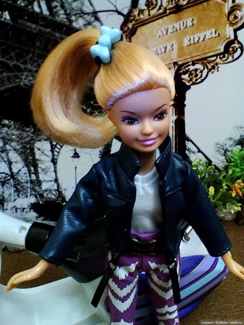 Лурения: Бурджу на фоне Эйфелевой башни (фото 9)