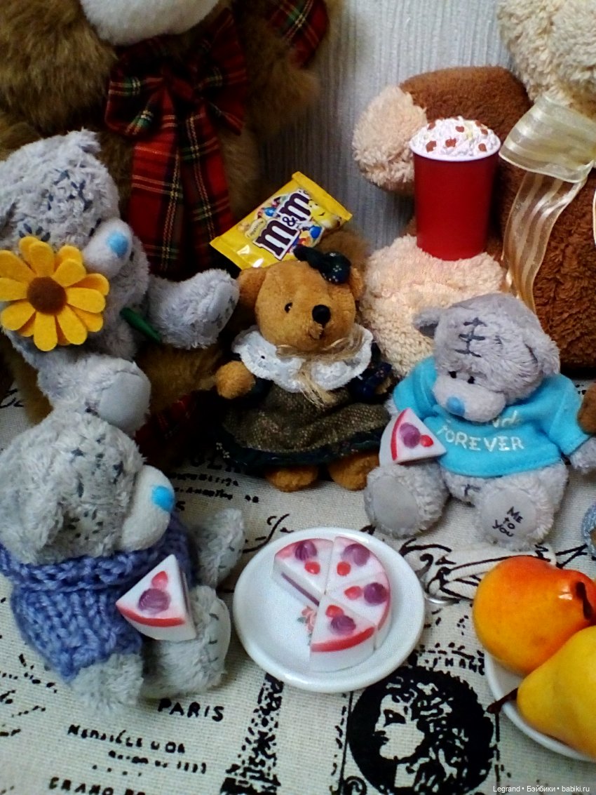 Большая медвежья вечеринка в честь Дня плюшевого мишки