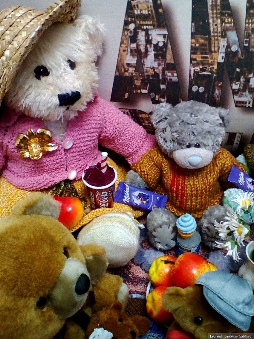 Большая медвежья вечеринка в честь Дня плюшевого мишки