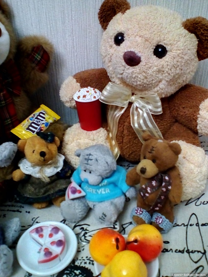 Большая медвежья вечеринка в честь Дня плюшевого мишки