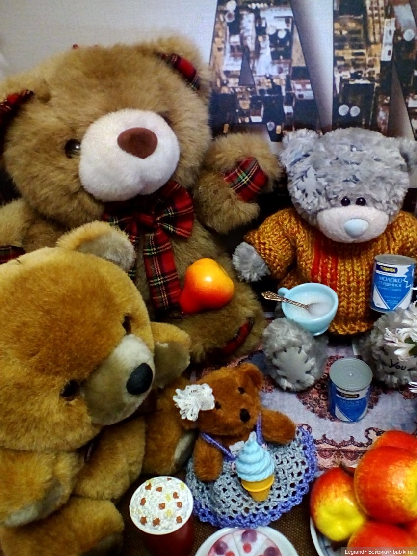 Большая медвежья вечеринка в честь Дня плюшевого мишки