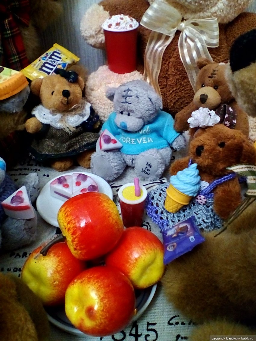 Большая медвежья вечеринка в честь Дня плюшевого мишки