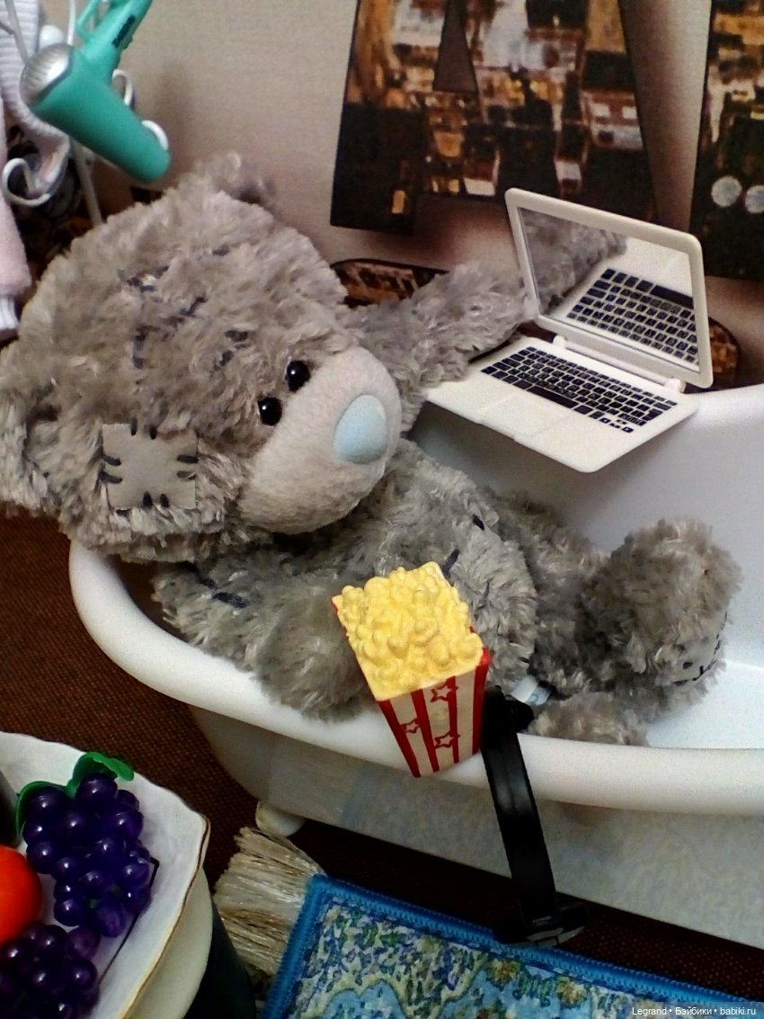 На следующий день после вечеринки: Гри принимает ванну (фото 2)