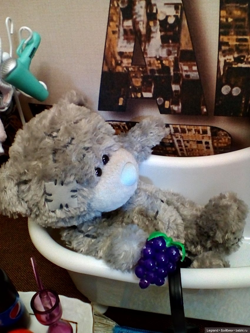 На следующий день после вечеринки: Гри принимает ванну