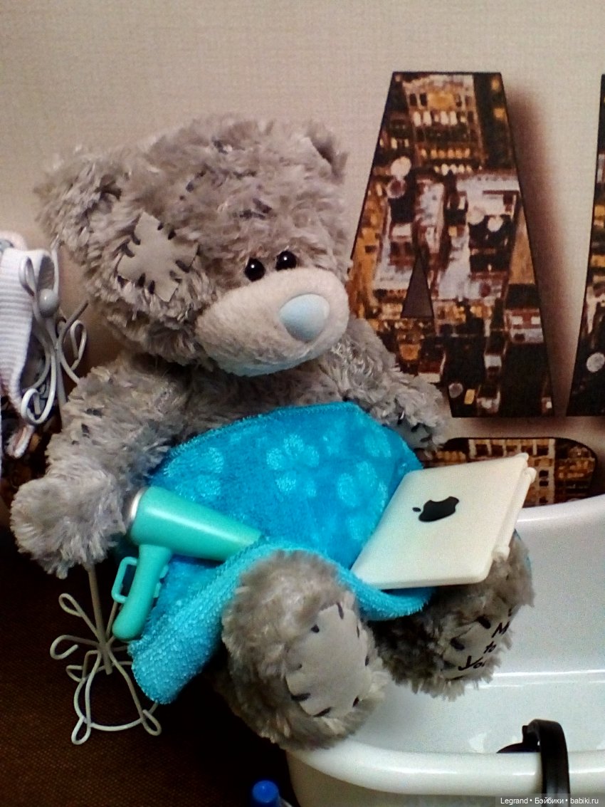 На следующий день после вечеринки: Гри принимает ванну