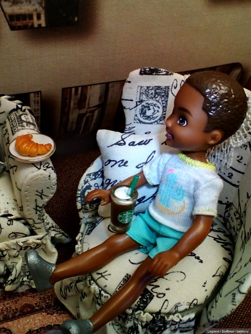 Лурения: из жизни девочек, маленьких и постарше - 1