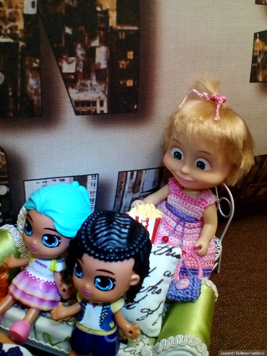 Лурения: из жизни девочек, маленьких и постарше - 4